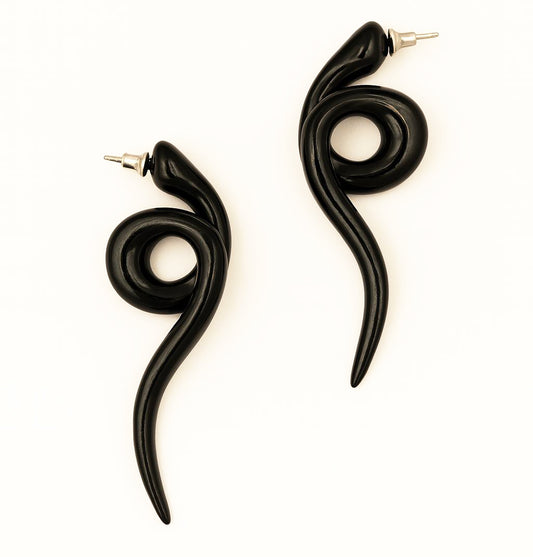 Brinco Serpente - Pinntura Preta