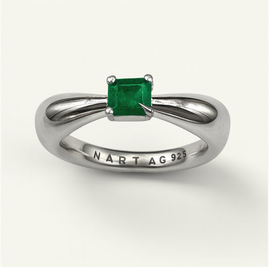 Anel Ímpar 005 - Prata 925 + Esmeralda