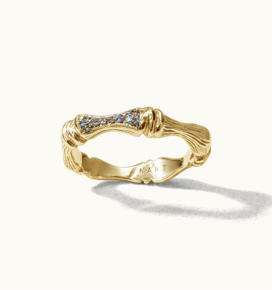 Anel Memento - Ouro Amarelo e Diamantes Naturais