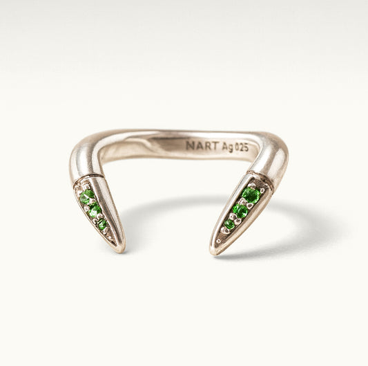 Anel Garras - Prata 925 + Esmeralda