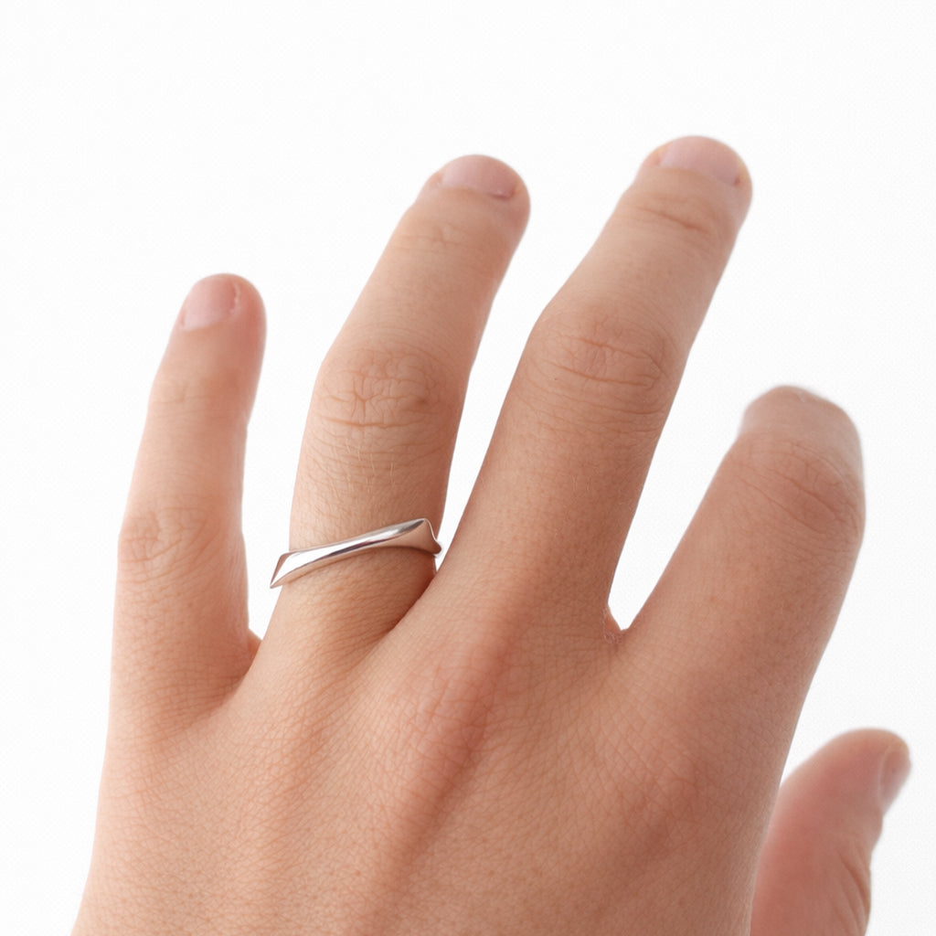 Anel Distort Slim - Ouro Amarelo 18k